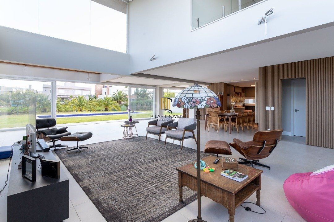 Casa Condominio para Venda - 380m², 3 dormitórios, sendo 3 suites, 6 vagas - Terra Ville