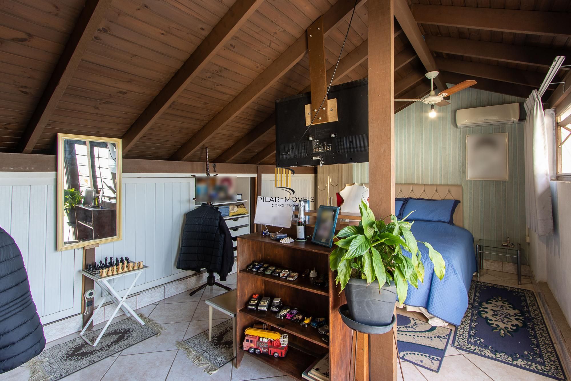 **Casa de 05 dormitórios, 03 suítes, 06 Banheiros, com 315,10m² privativos na Vila Conceição, Porto Alegre, RS**