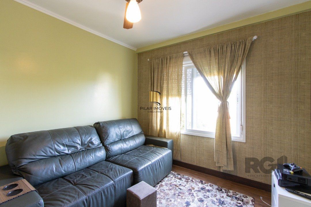 Apartamento reformado de 124m² privativos- 3 dormitórios sendo 1 suíte no bairro Medianeira