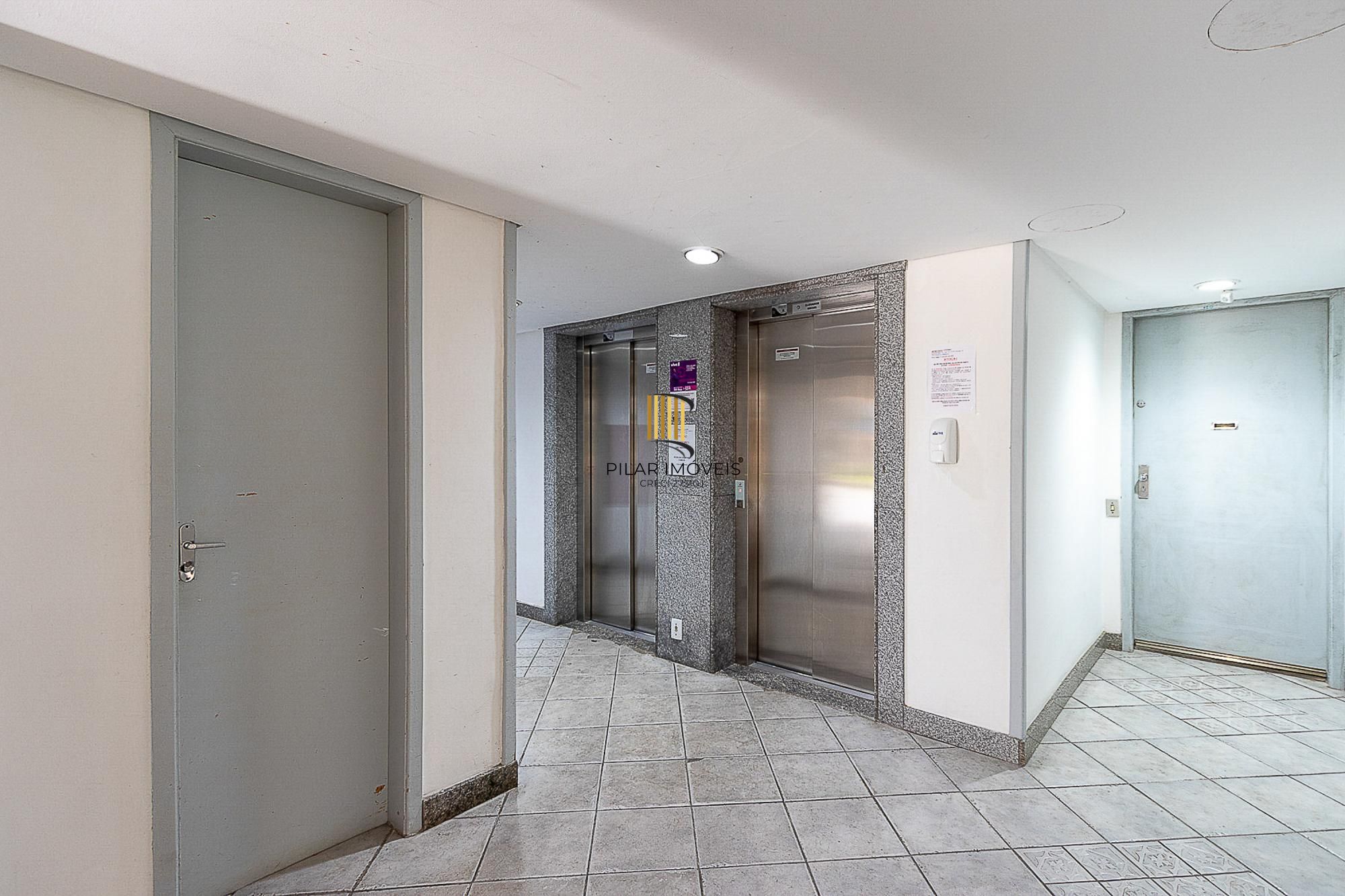 Excelente Apartamento 2 Dormitórios na Av. Wenceslau Escobar