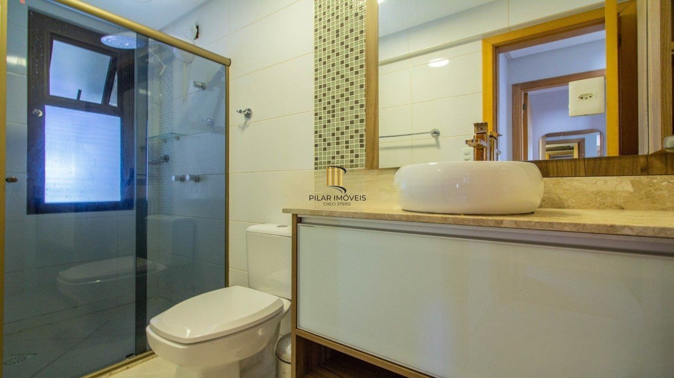 Vista Panorâmica, 3 Dormitórios com Suíte e 2 Vagas no Petrópolis