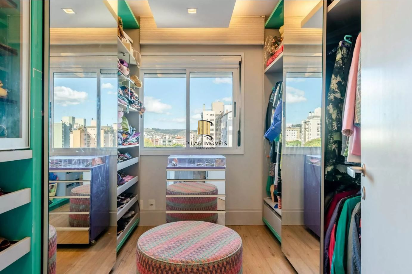 Apartamento semi mobiliado de 2 dormitórios no Petrópolis