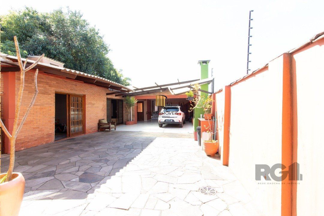 Casa 4 dormitórios no bairro Tristeza