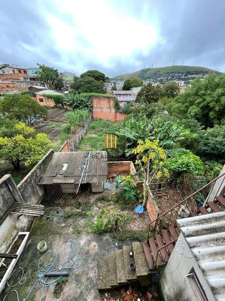 Casa 6 dormitórios no bairro Partenon