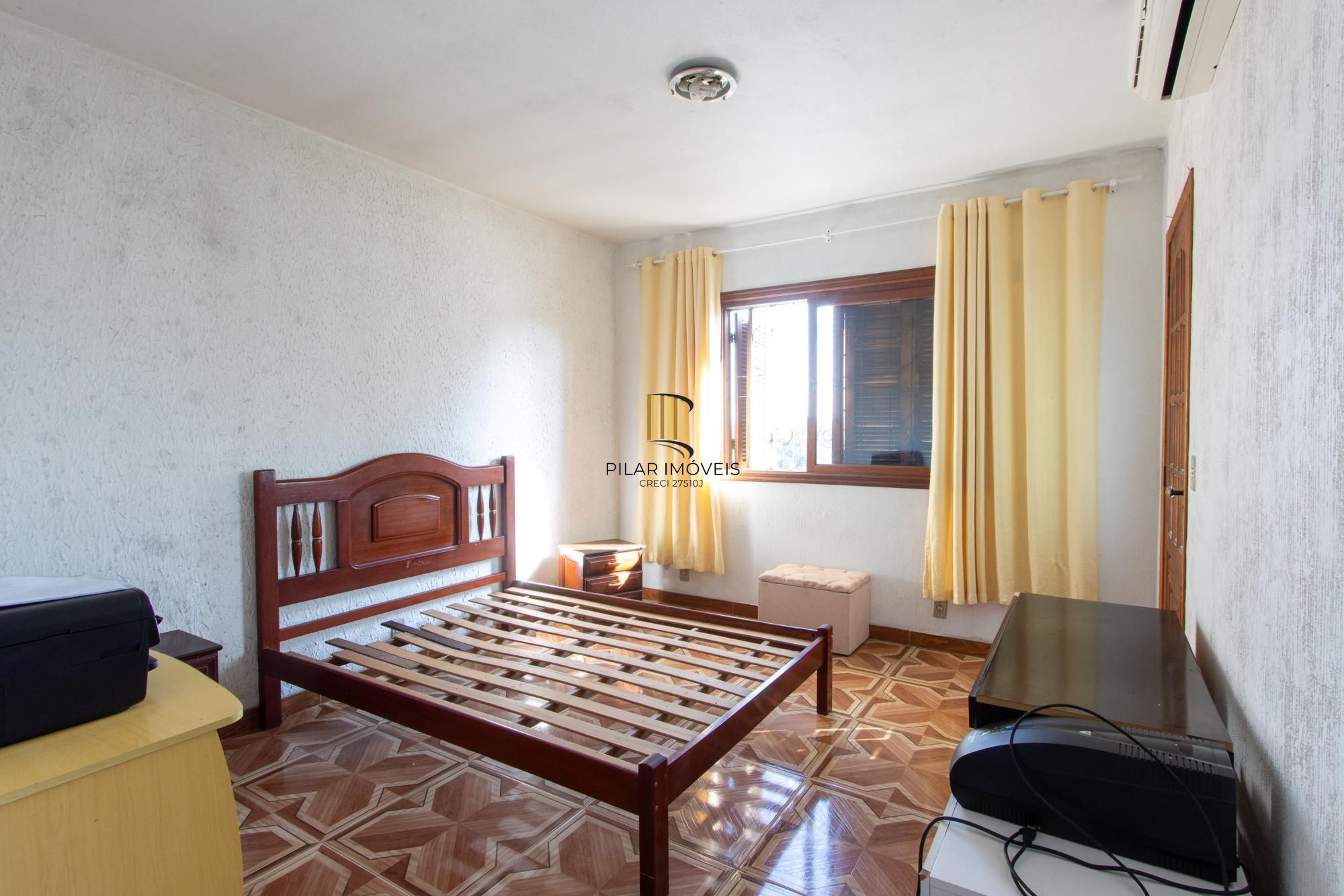 Casa 3 dormitórios no bairro Espírito Santo