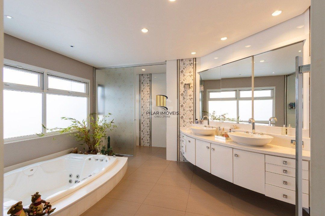 Casa para Venda - 463m², 4 dormitórios, sendo 4 suites, 4 vagas - Ipanema
