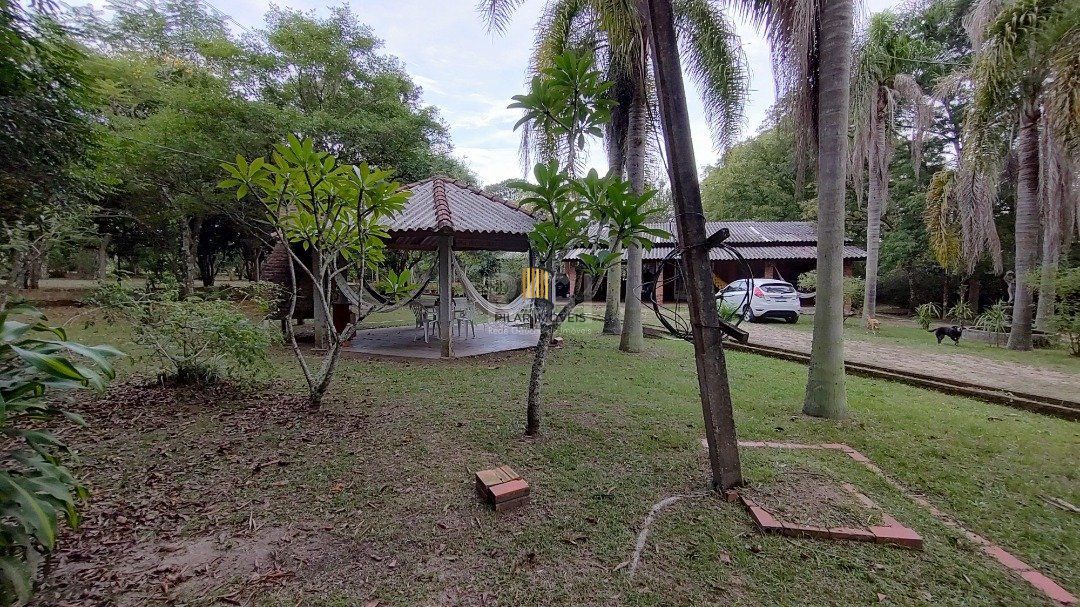 Sitio à venda no Lami, com 2 casas térreas, com 4 quartos cada uma