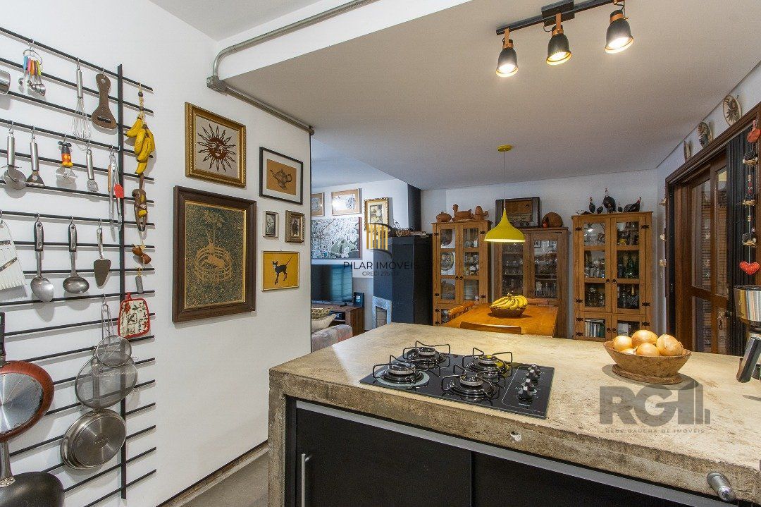 Casa 3 dormitórios no bairro Hípica