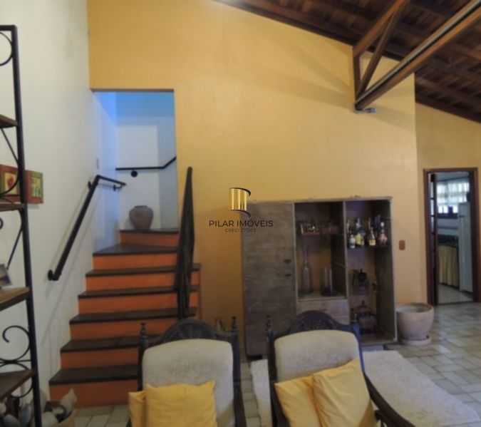 Sobrado para Venda - 800m², 3 dormitórios, Belém Novo