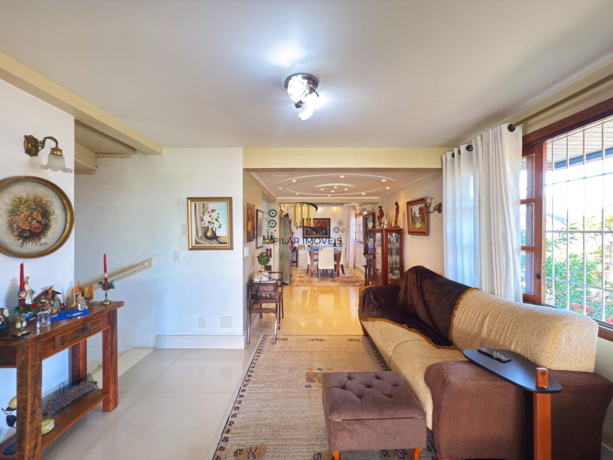 Casa em condomínio bairro Tristeza, com 185m² privativos.