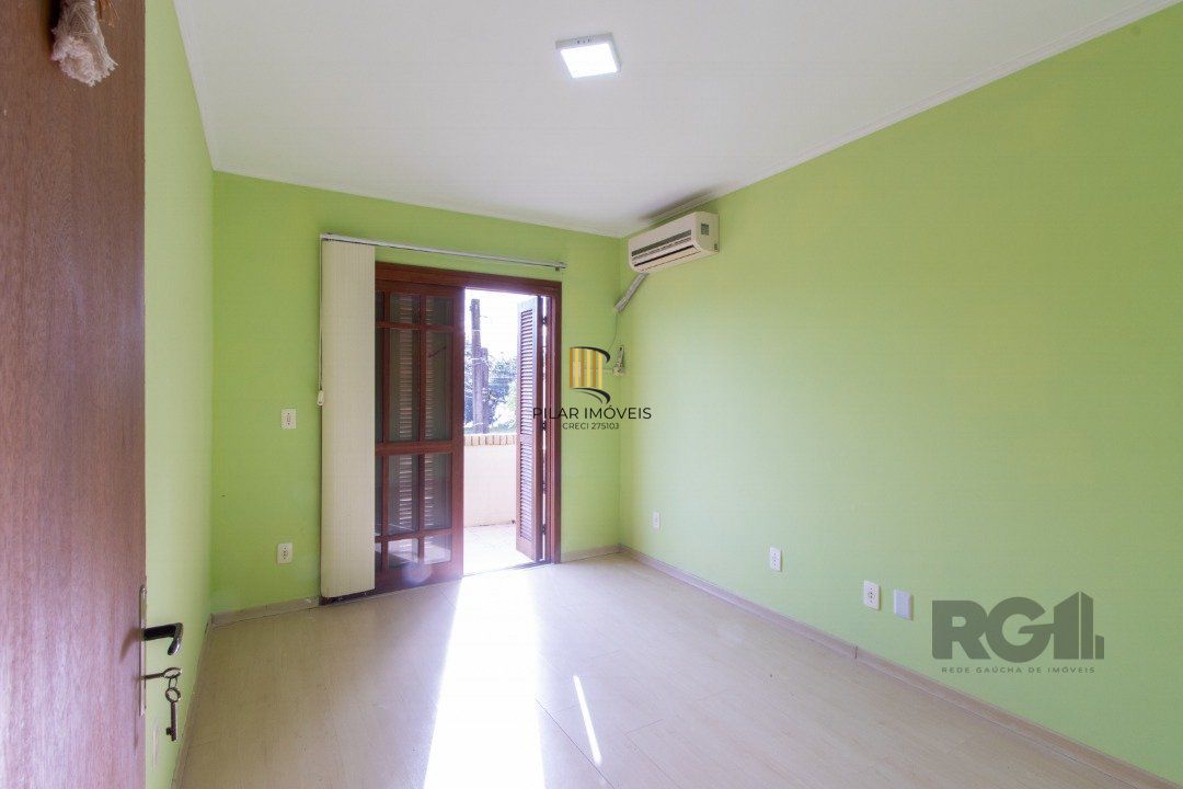 Casa 4 dormitórios no bairro Ipanema