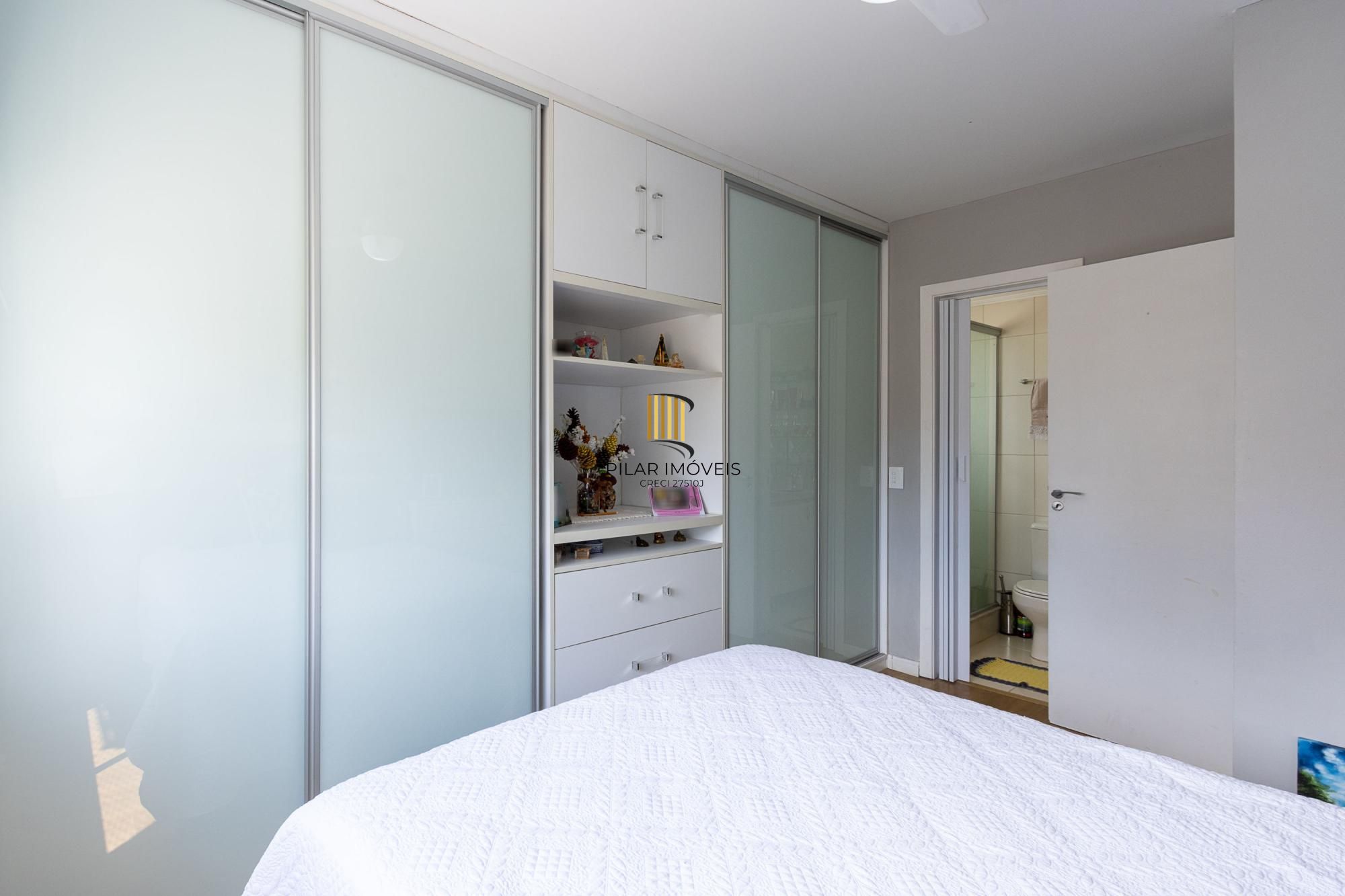 **Apartamento Mobiliado de 3 Quartos na Tristeza, Porto Alegre - Venda por R$ 595.000,00**