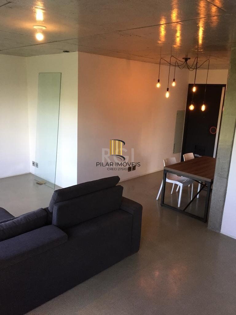 Apartamento para Venda - 68.5m², 2 dormitórios, sendo 1 suites, 2 vagas - Petrópolis