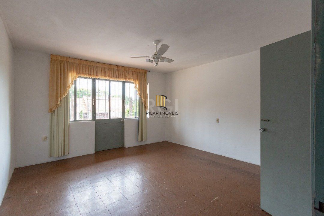Casa para Venda - 220m², 3 dormitórios, sendo 2 suites, 2 vagas - Coronel Aparício Borges