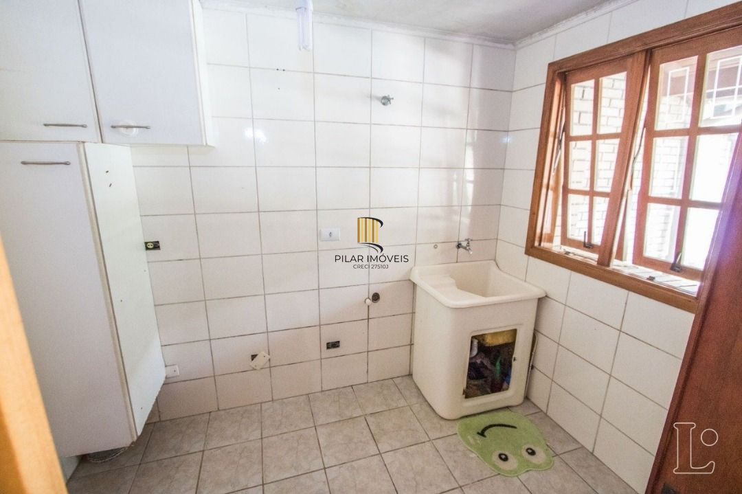 Sobrado à venda com  3 quartos, 1 suite, 4 vagas de garagem - Vila Conceição