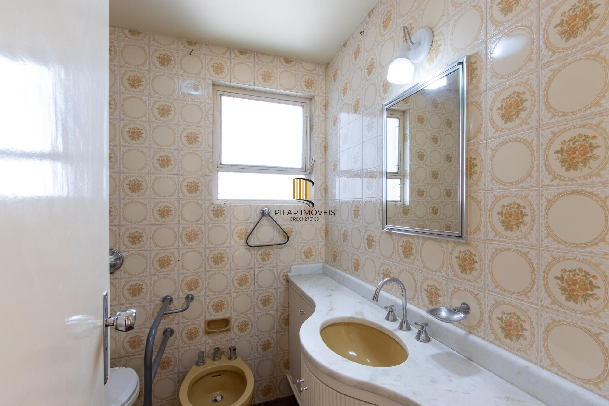 Apartamento de 2 dormitórios e uma vaga,  com infraestrutura