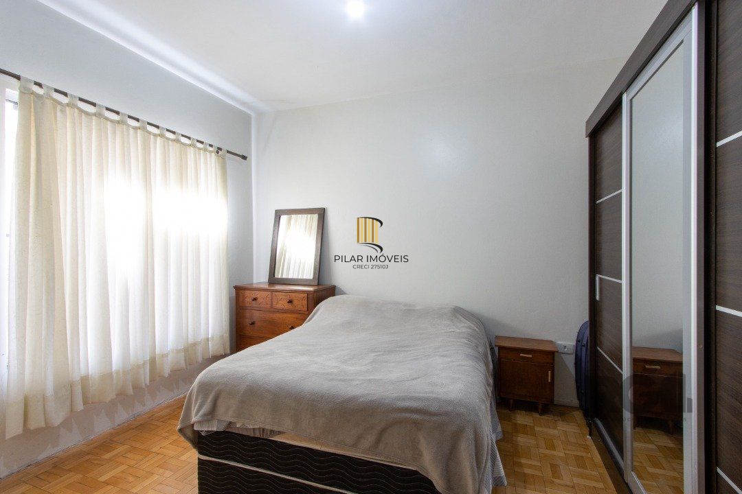 Apartamento de  186,66m2, 4 dormitórios, 1 suíte, 3 banheiros, 4 vagas,no bairro Rio Branco.