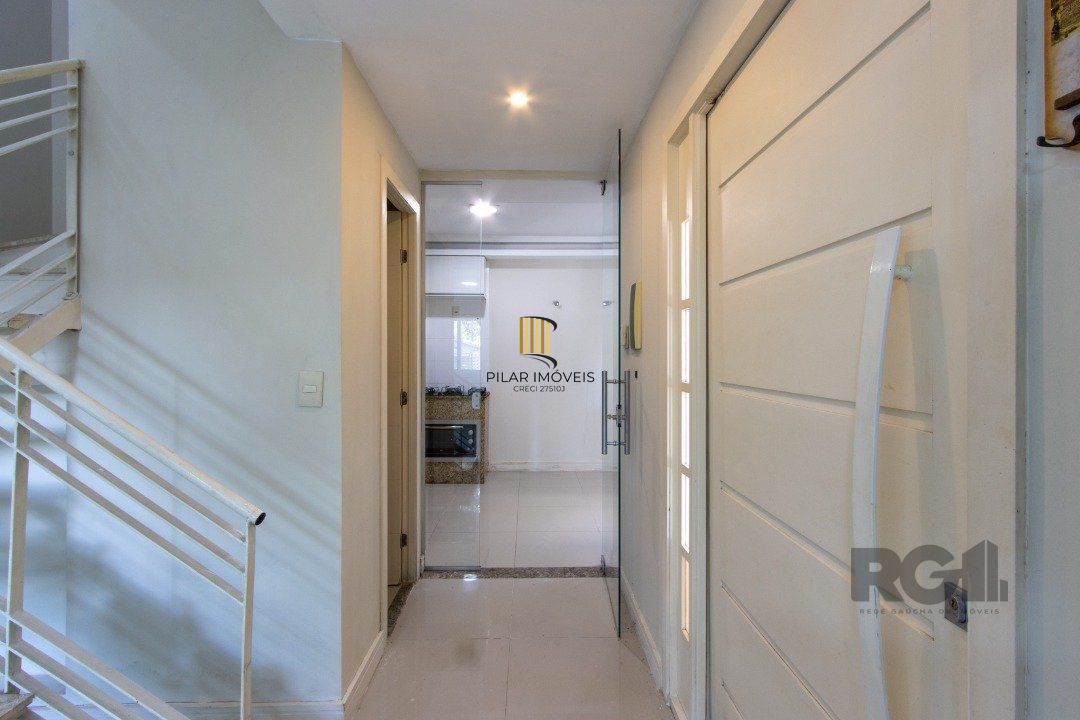 Casa Condominio para Venda - 132.48m², 3 dormitórios, sendo 1 suites, 2 vagas - Nonoai