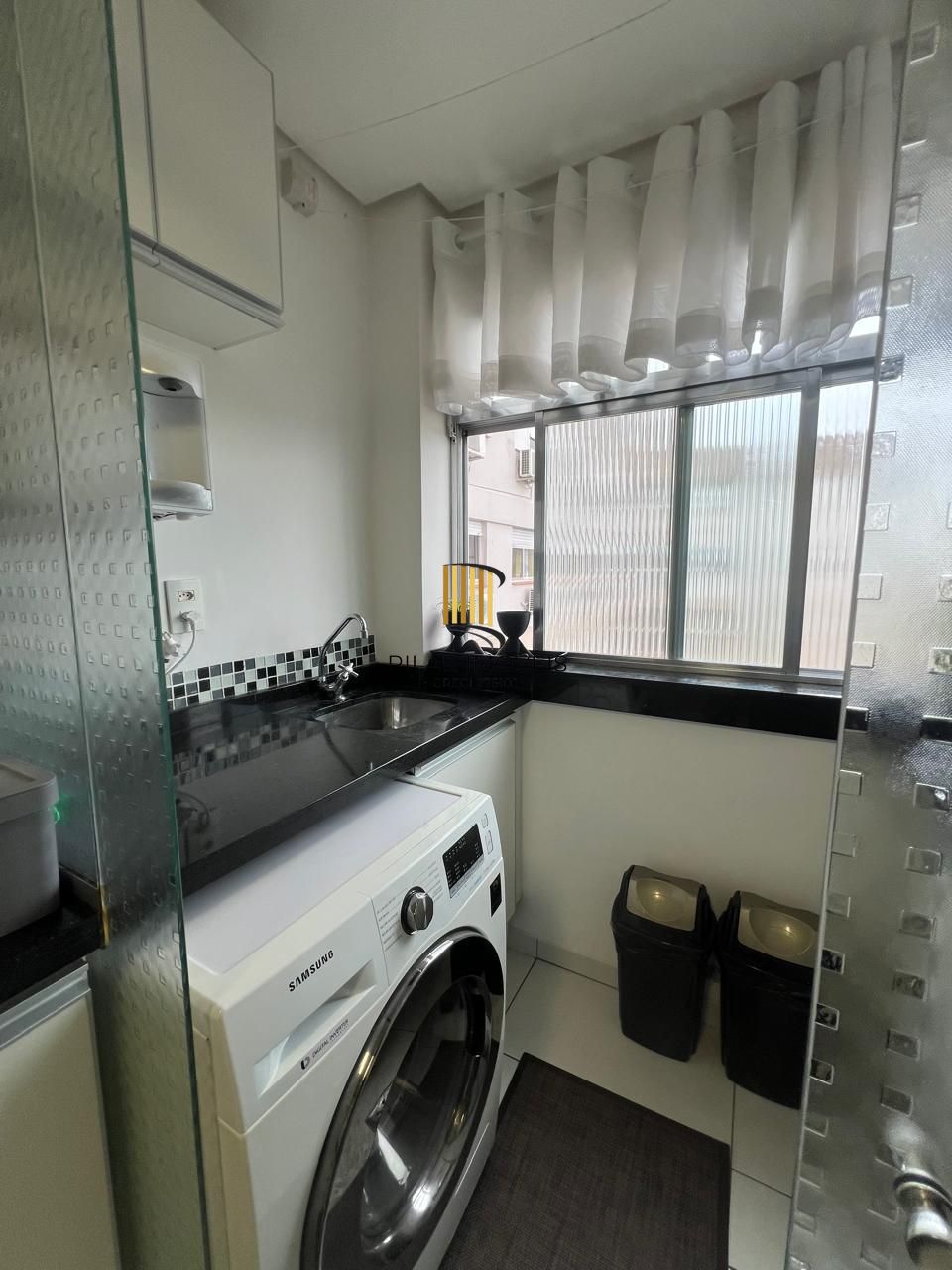 Apartamento de 2 dormitórios no bairro Camaquã.