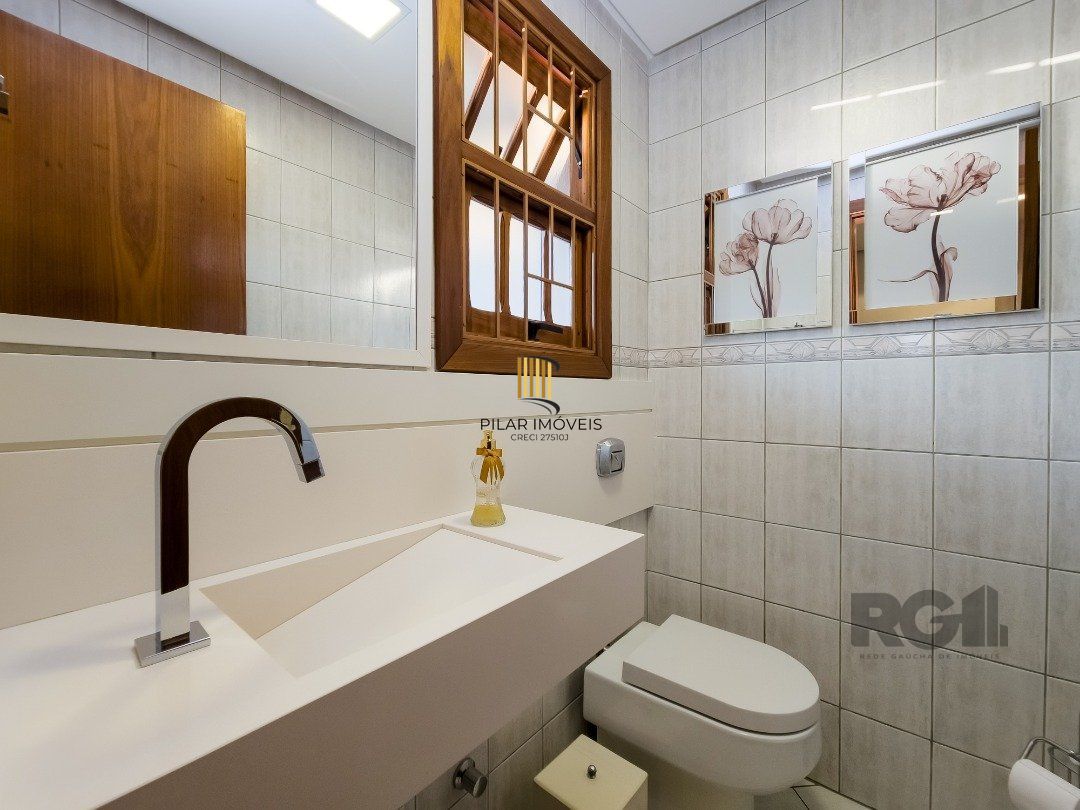Casa de Condomínio 3 dormitórios no bairro Cavalhada