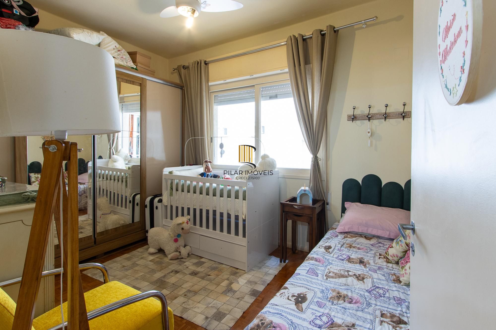 Apartamento 3 Dormitórios Ensolarado no Centro de Porto Alegre