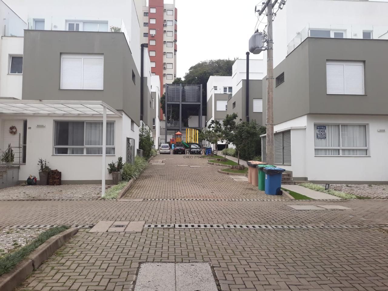 Casa de Condomínio 3 dormitórios no bairro Glória