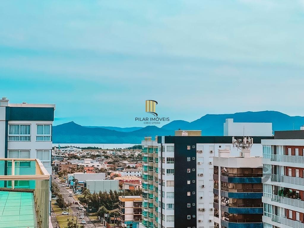 Magnífica Cobertura com vista eterna para o mar
