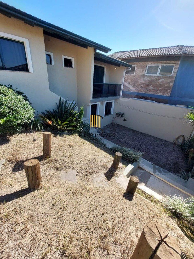 Casa a beira mar de Imbe na frente calçadão . Mobiliada , super bem conservada . Composta por 4 dormitórios sendo 1 suíte