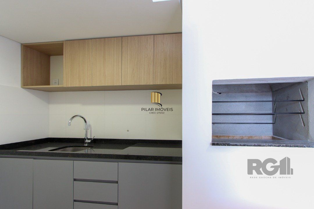 Apartamento em Porto Alegre no Bairro Petrópolis, de 2 quartos, semi mobiliado.