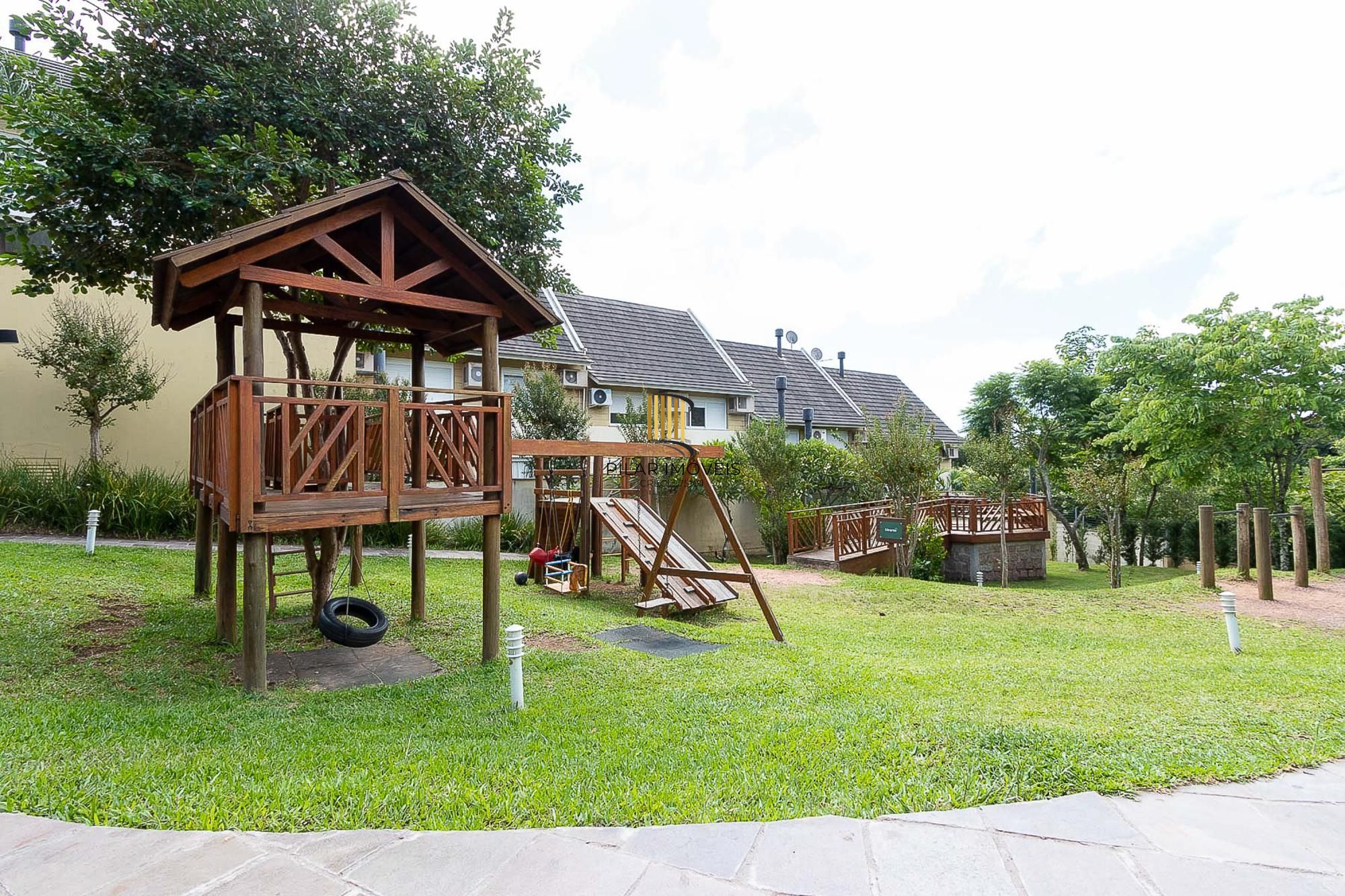 Casa condomínio | 3 dormitórios | 1 Suíte | 240,82 Privativos | 2 Vagas | Bairro Teresópolis