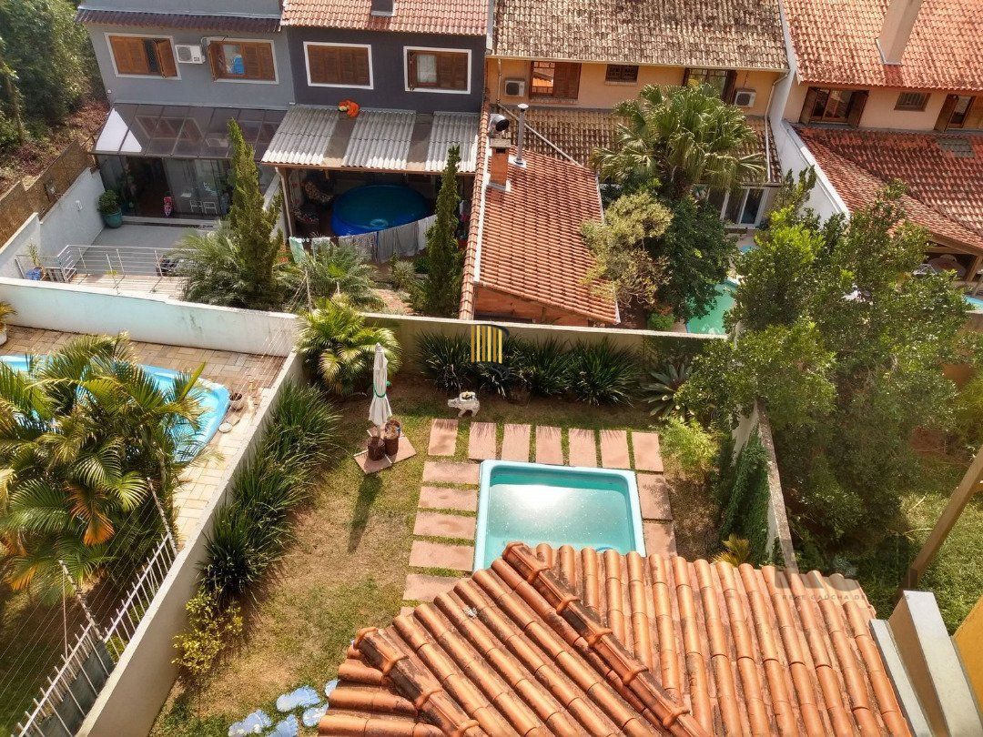 Casa 4 dormitórios no bairro Espírito Santo