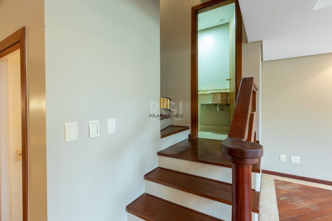 Casa Condominio para Venda - 215.81m², 4 dormitórios, sendo 1 suites, 2 vagas - Tristeza