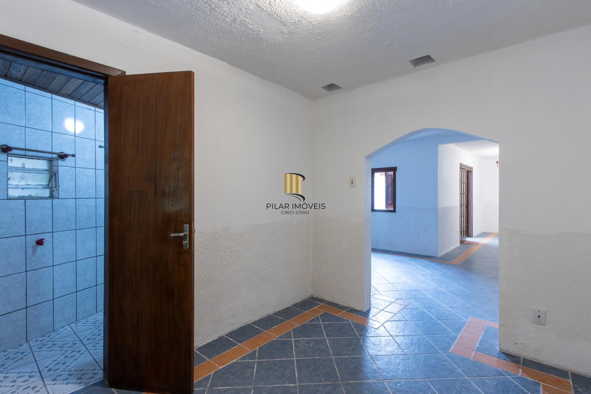 Casa para Venda - 235m², 2 dormitórios, 4 vagas - Cavalhada
