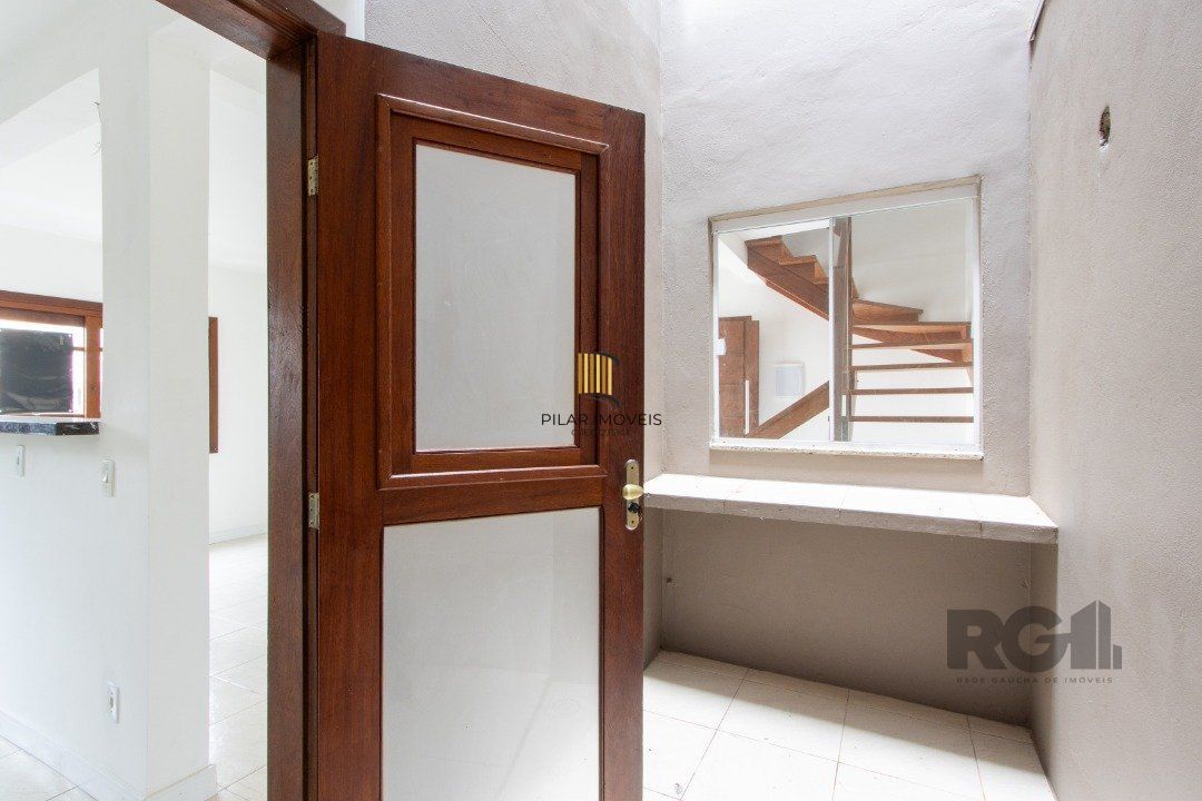 Sobrado 2 dormitórios  mais terreno de esquina de 192m2