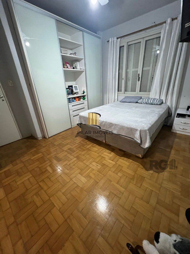 Casa em alvenaria, próxima à 24 de outubro, com a seguinte composição