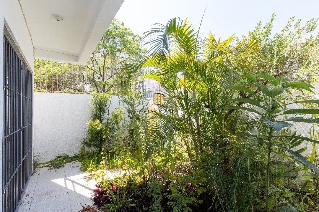 Casa 3 dormitórios no bairro Guarujá