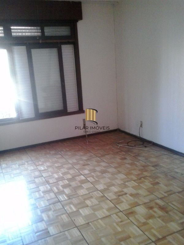 Casa para Venda - 250m², 5 dormitórios, 6 vagas - Menino Deus