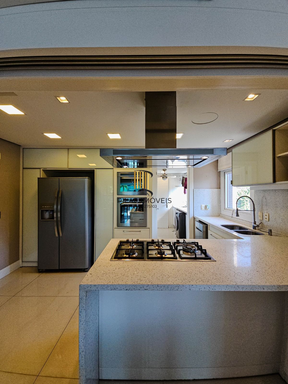 Apartamento com 202m², 3 suítes, lareira, churrasqueira, 3 vagas, infraestrutura completa, no Bela Vista.