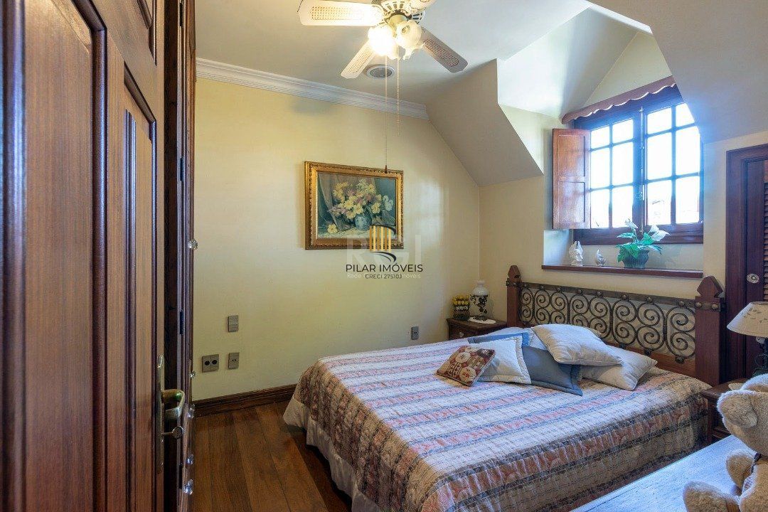 Casa Condominio para Venda - 559m², 4 dormitórios, sendo 3 suites, 3 vagas - Cavalhada