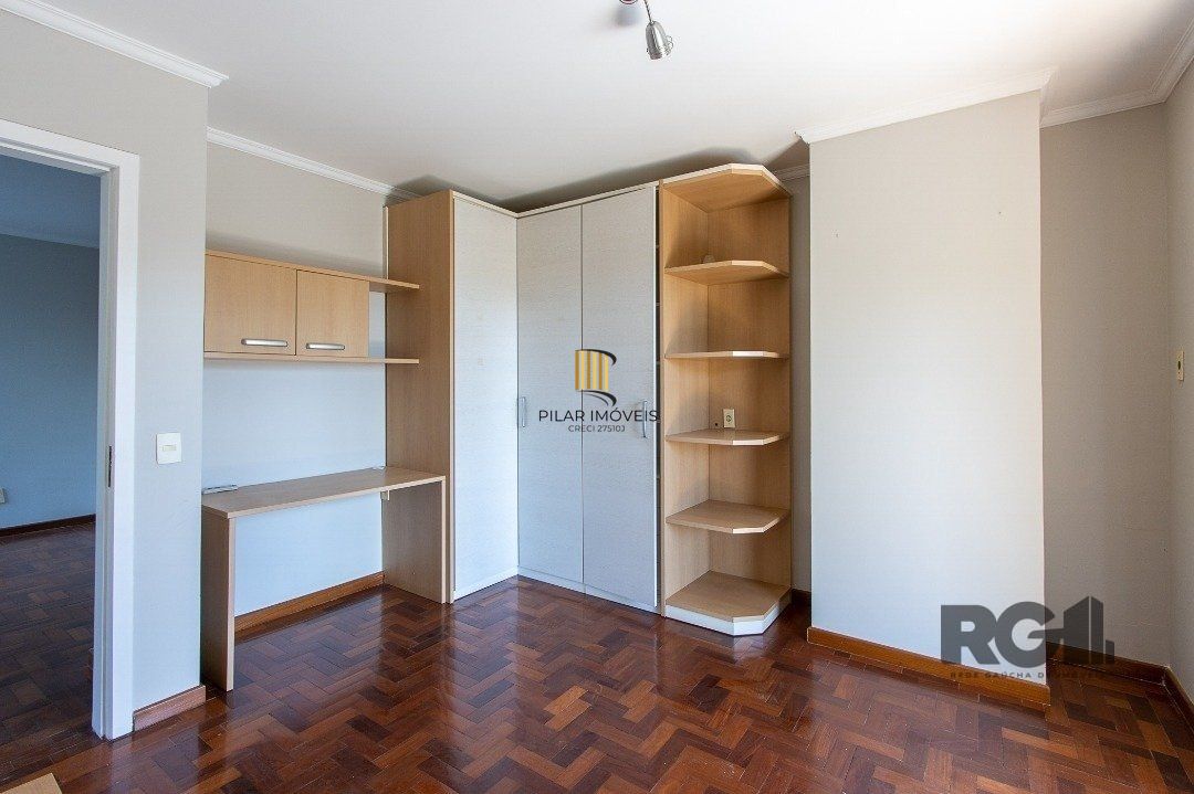 BELO SOBRADO, 3 QUARTOS, 1 SUITE, PISCINA, 320m² PRIVATIVOS - TRISTEZA