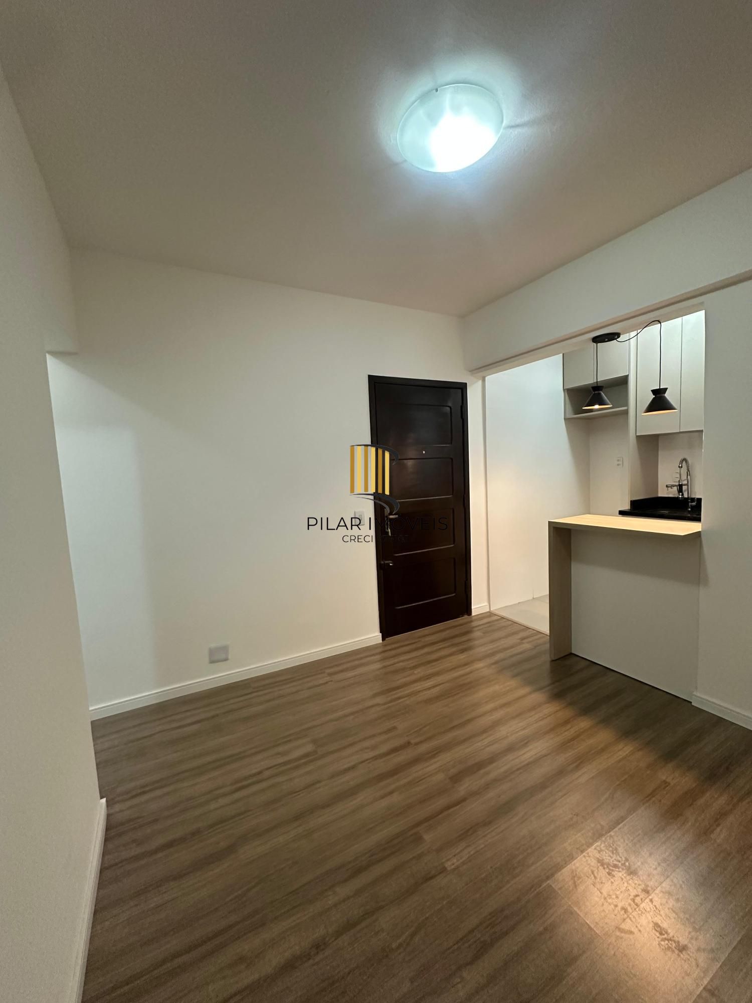 Oportunindade!!! Apartamento desocupado no coração do Centro Histórico de Porto Alegre.