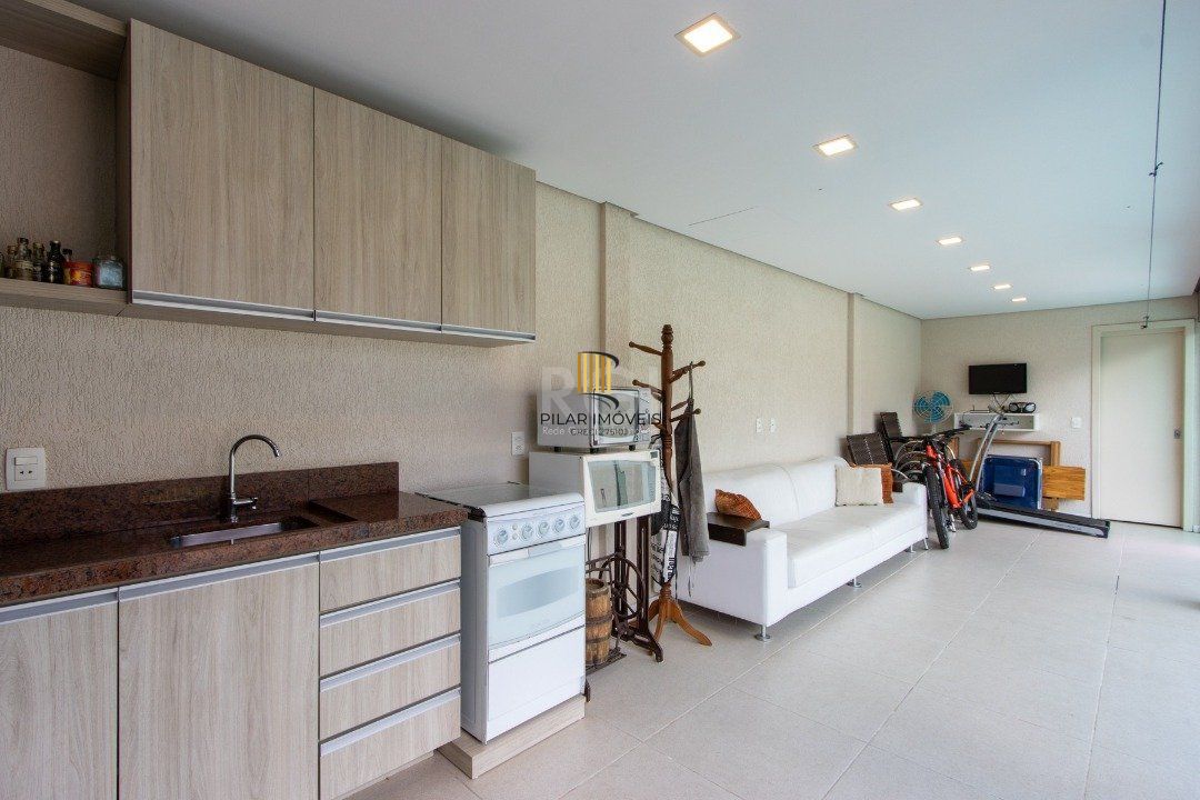 Casa 4 dormitórios no bairro Teresópolis