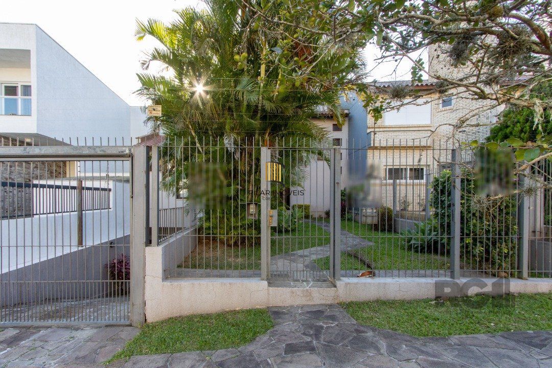 Casa 3 dormitórios no bairro Ipanema