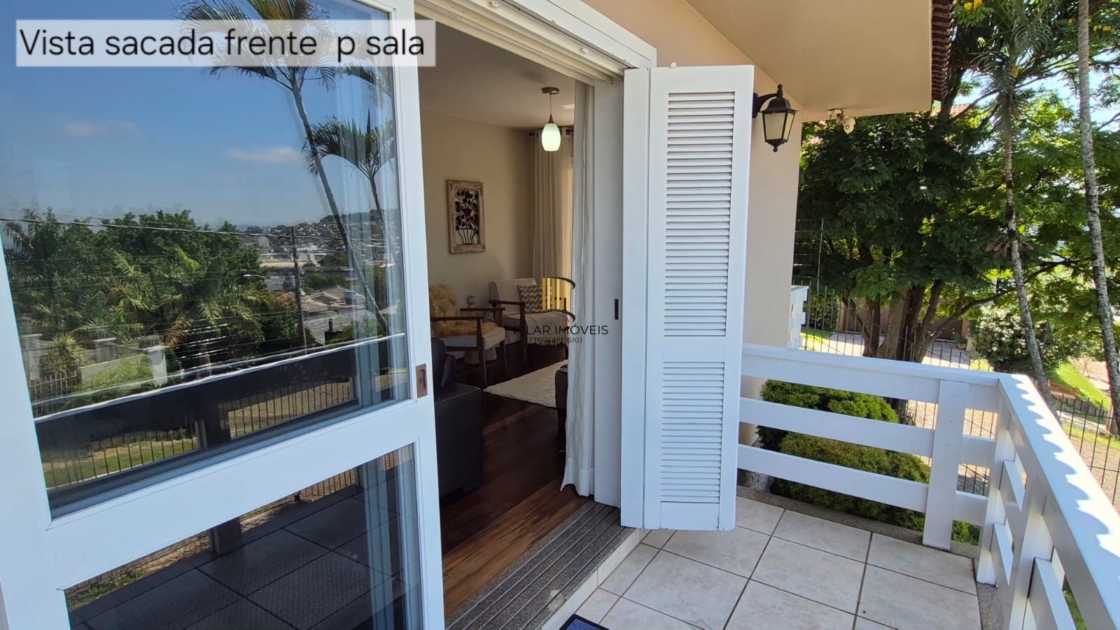 Excelente casa de 4 dormitórios, 1 suíte e 2 vagas em Novo Hamburgo.