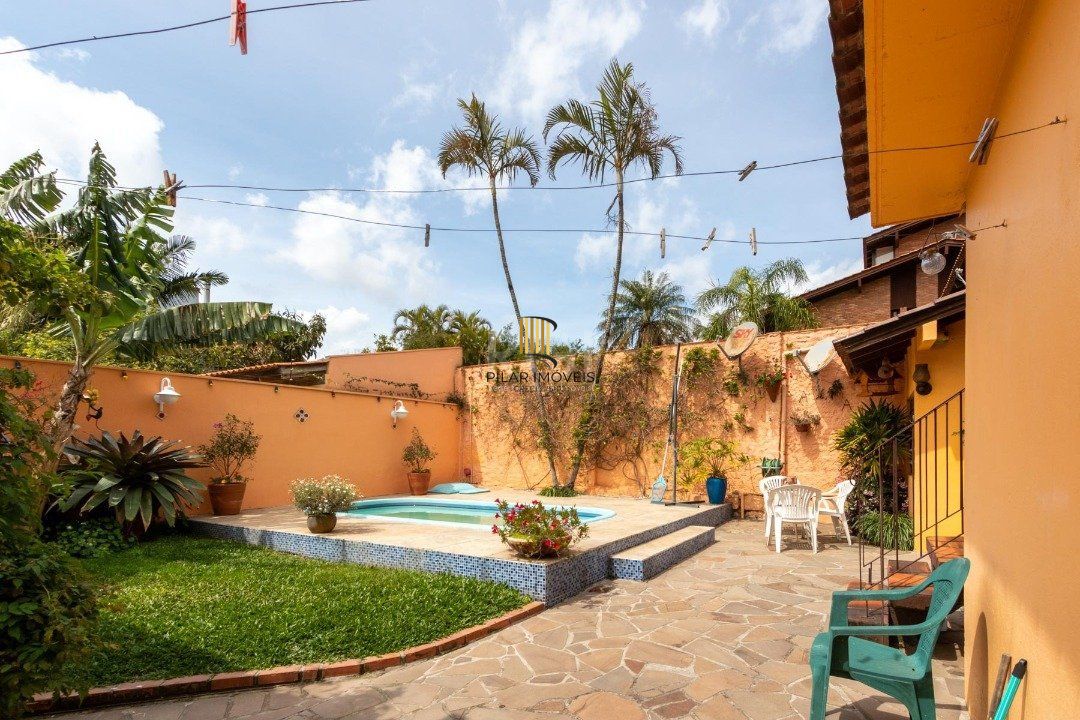 Casa para Venda - 435m², 4 dormitórios, sendo 4 suites, 4 vagas - Cristal