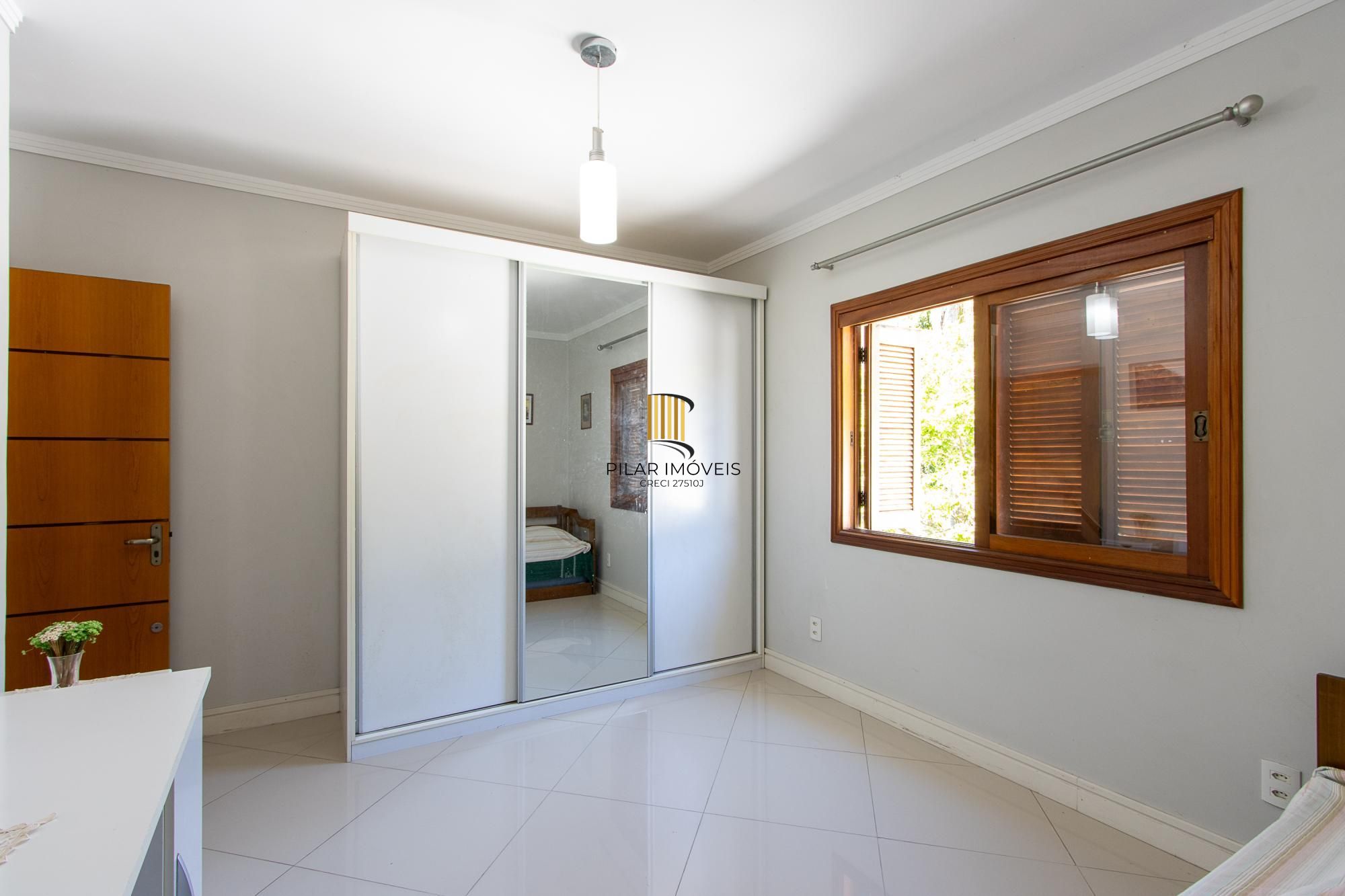 Casa Condominio  - 197m² de aréa nprivativa, 03 dormitórios 01 suites, 02 vagas - Tristeza