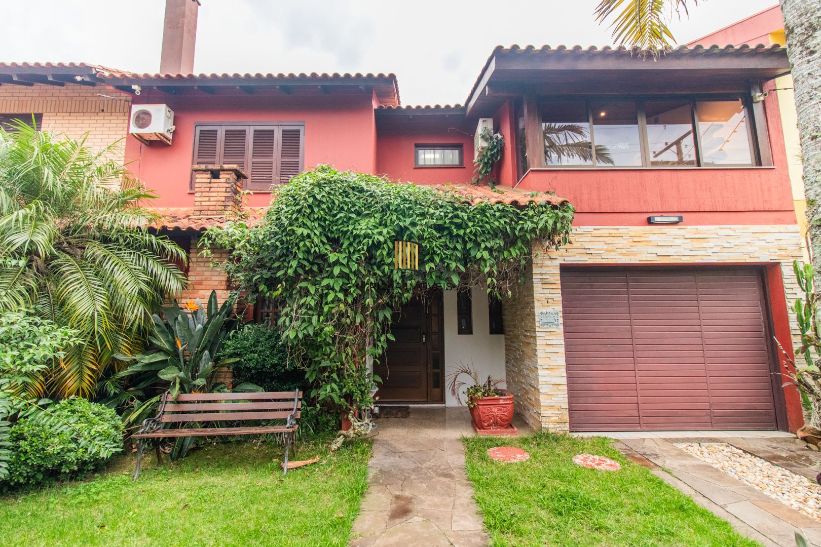 Casa no Imperial Park  3 dormitórios sendo 1 suíte, próximo a av. Juca Batista