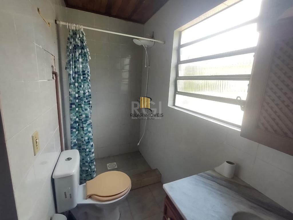 Casa para Venda - 265.1m², 3 dormitórios, 4 vagas - Guarujá