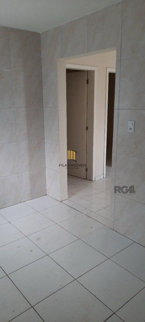 Oportunidade Imperdível: Prédio com 4 Apartamentos, Pátio e 2 Vagas de Garagem