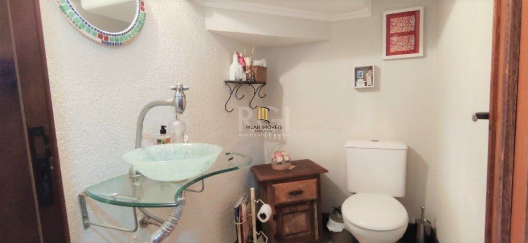 Casa para Venda - 179m², 3 dormitórios, sendo 1 suites, 5 vagas - Hípica